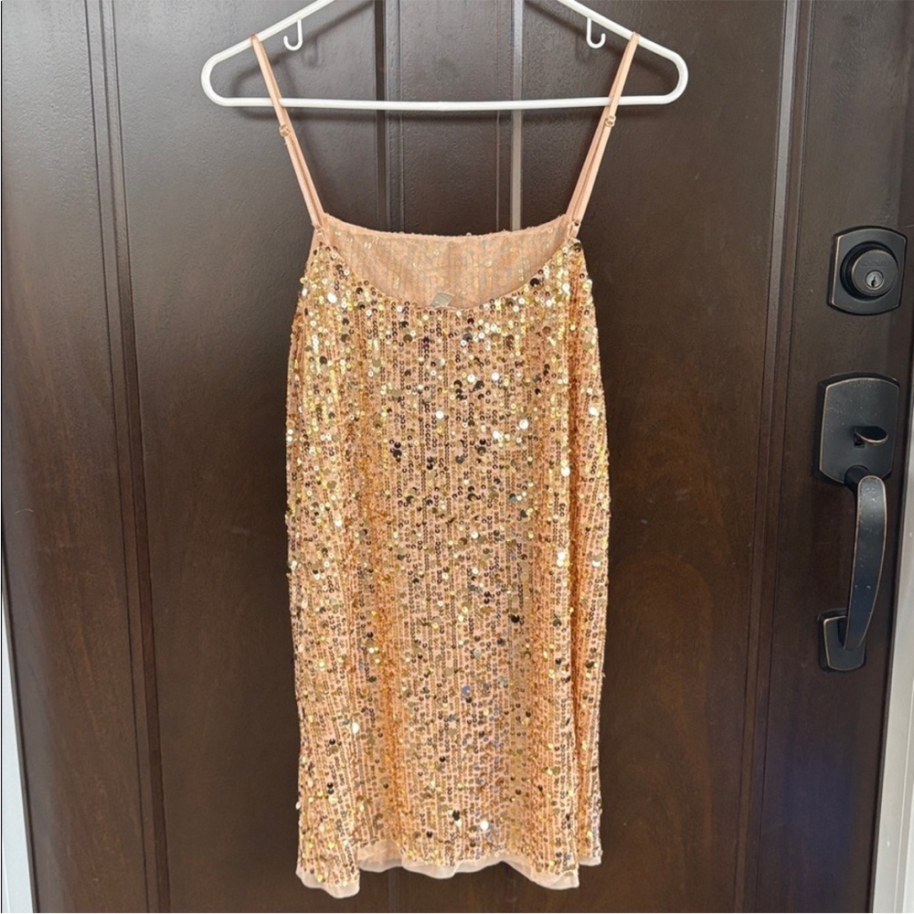 NWT Free People Midnight Kiss
Sequined Mini Slip Dress Gold Medium Retail $98.00 - Picture 11 of 12